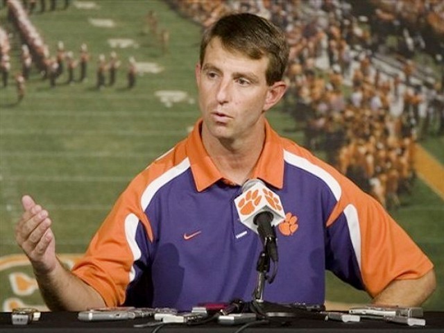 New Clemson Coach Tries To Heal Tigers 