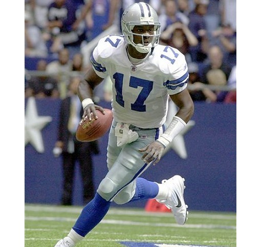 Quincy Carter of the Dallas Cowboys throws a pass during a game News  Photo - Getty Images