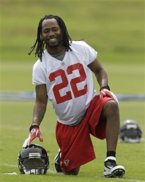 Atlanta Falcons cornerback Asante Samuel (L), who is out with an