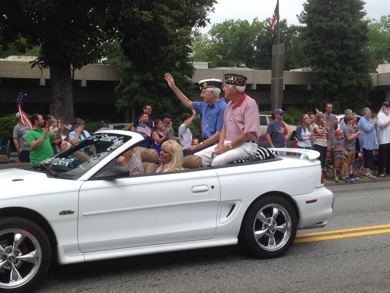 VIDEO Gainesville Memorial Day parade draws hundreds