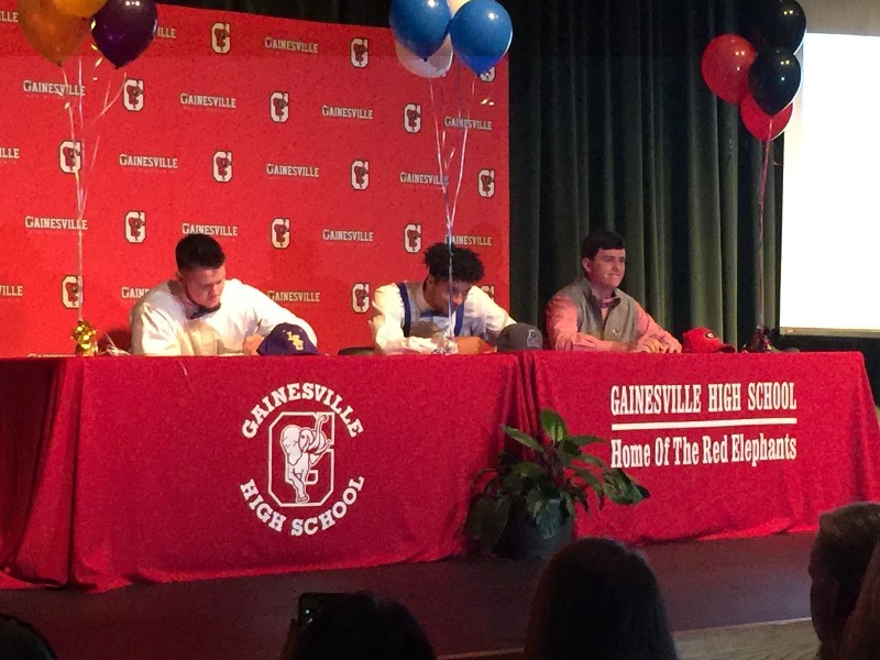 Early signing day marks big moment in lives of area sta...