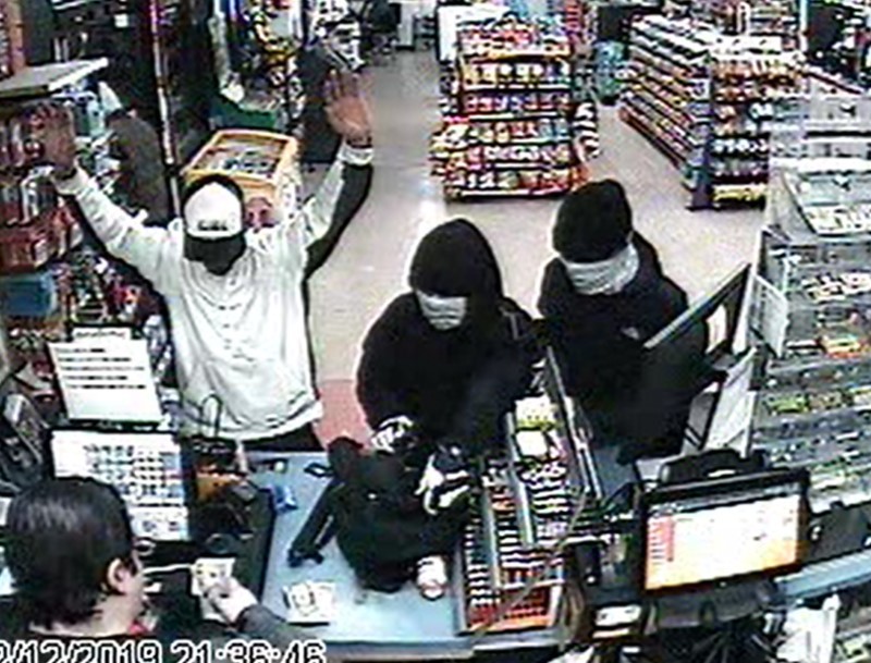 Search underway for suspect in Murrayville armed robber