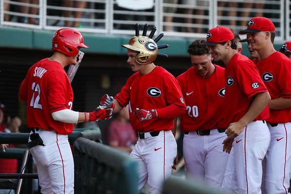 Georgia Bulldogs standout Aaron Schunk wins John Olerud Two-Way