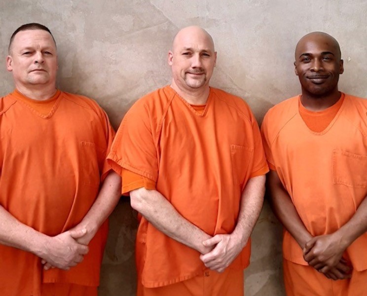 Three inmates praised for helping injured depu...
