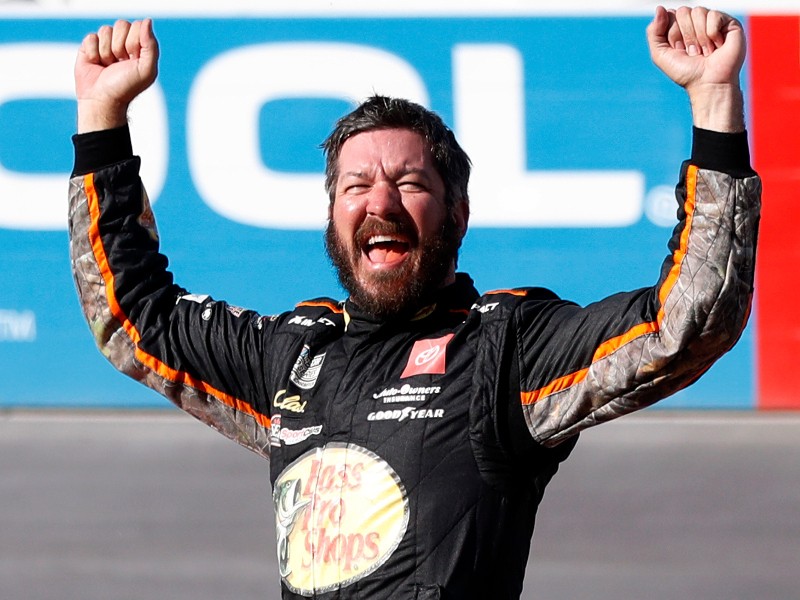 Martin Truex, Jr. tops competition for Phoenix Cup win | AccessWDUN.com