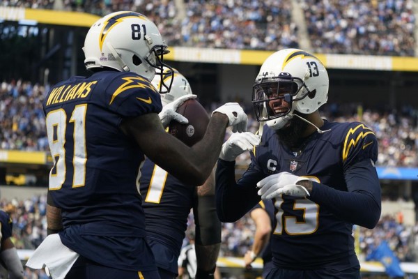 Dicker's FG on final play lifts Chargers past Falcons 20-17