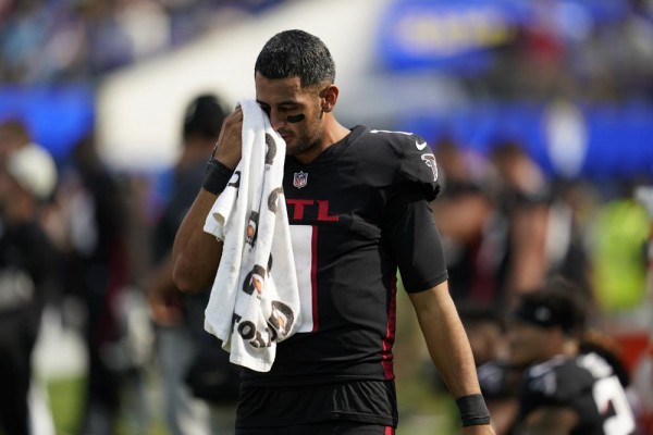 Falcons' Smith faces QB decision after another 7-10 finish - The