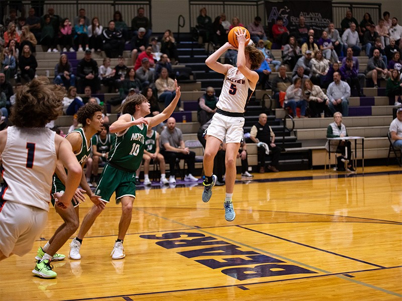 Basketball: Lakeview boys rallies back to beat Loganvil