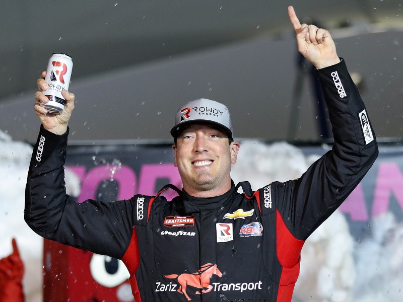 Kyle Busch Dominates Nascar Truck Race At Las Vegas