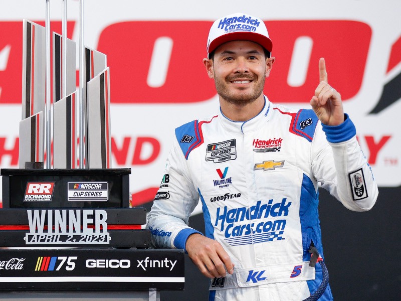 Kyle Larson capitalizes on late caution for Richmond wi...