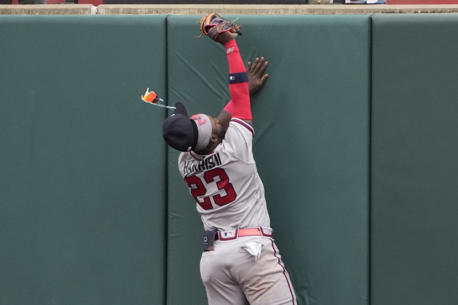 Michael Harris II injury: Braves outfielder lands on injured list with back  tightness after hitting wall 