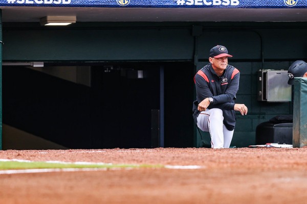 UGA uses school record 16-run outburst to rout Auburn