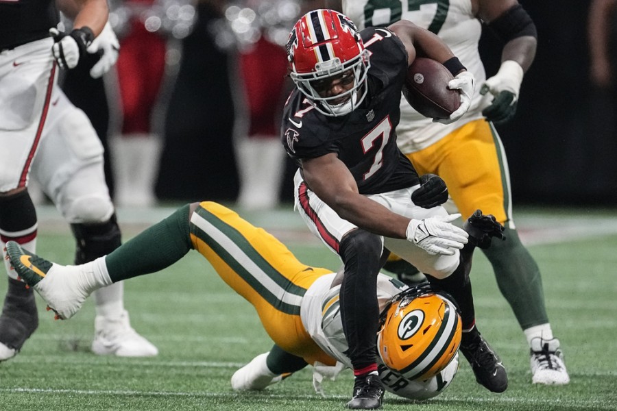 Bates flourishes with 2 picks and a forced fumble in debut for new-look  Falcons defense