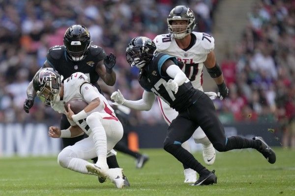 Falcons cornerback Jeff Okudah carted off practice field with