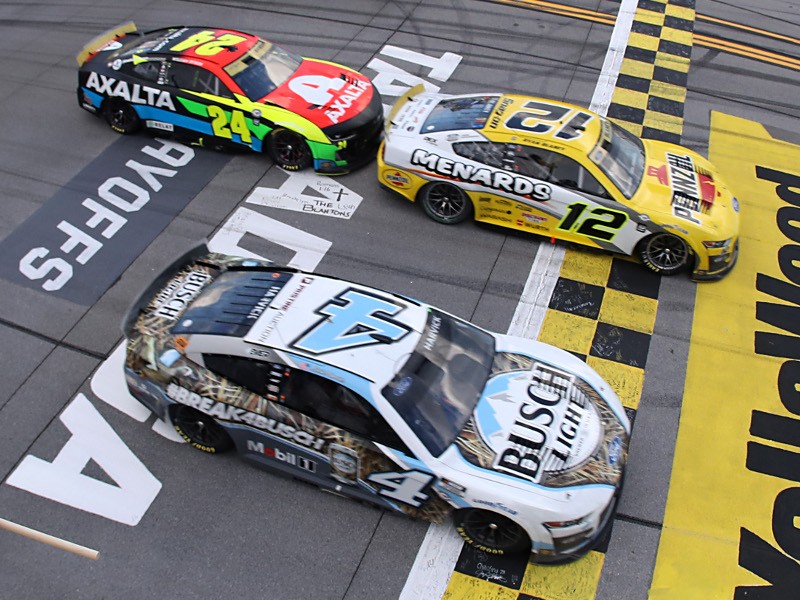 Blaney Wins In Talladega Photo Finish Harvick Disquali 